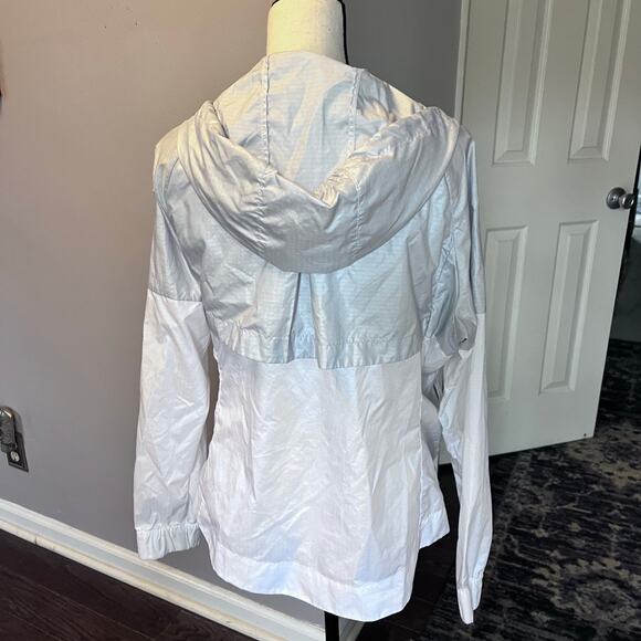 Nike Women’s Windrunner Nsw White Silver Wind Breaker Sz M - Picture 3 of 6